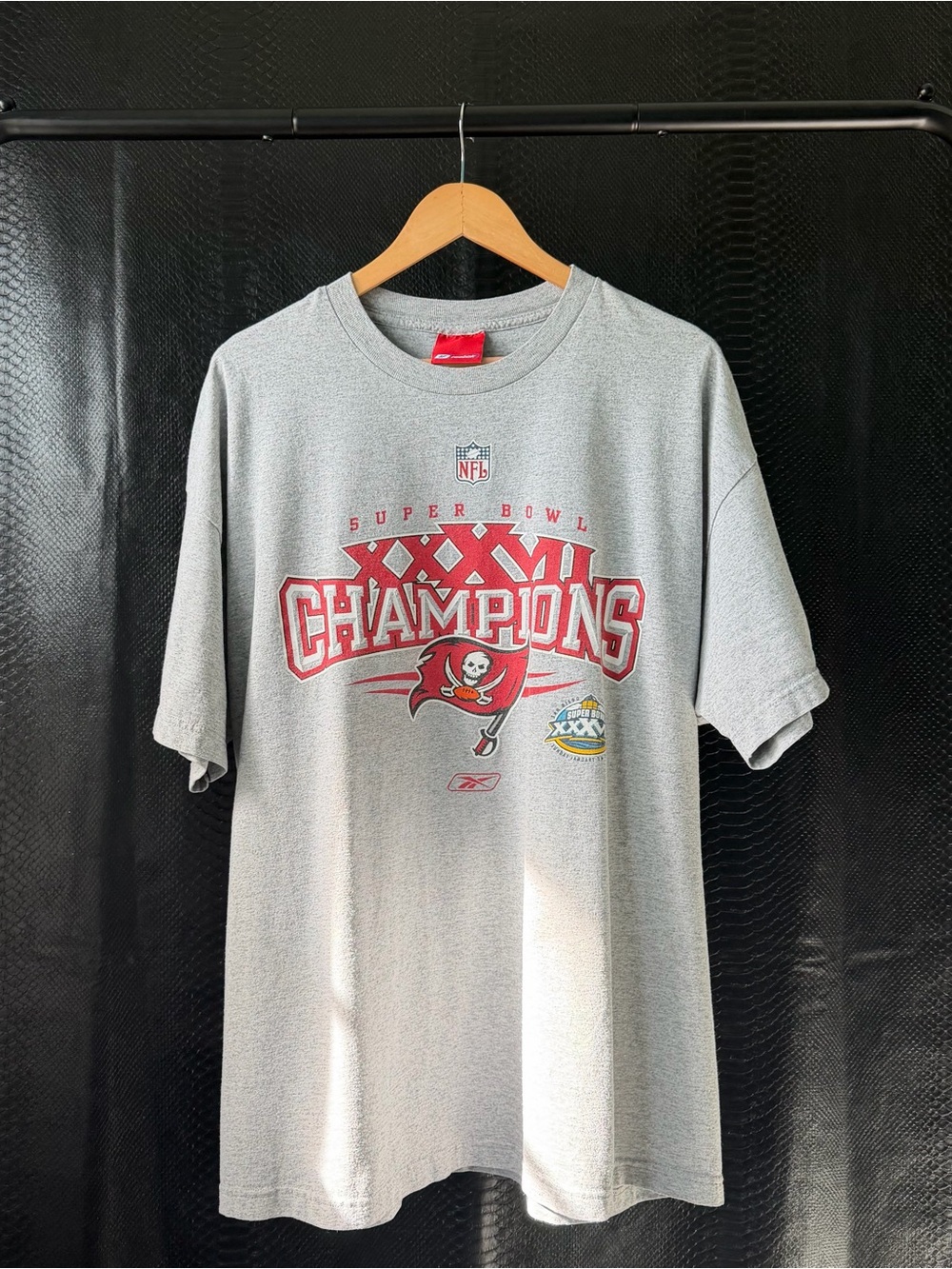 Vintage Reebok NFL 2003 Tampa Bay Buccaneer Super Bowl XXXVII Champions Shirt XL